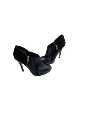 Michael Kors Heels Size 8 Black Closed Toe Slip On Pumps Great Pre Owned